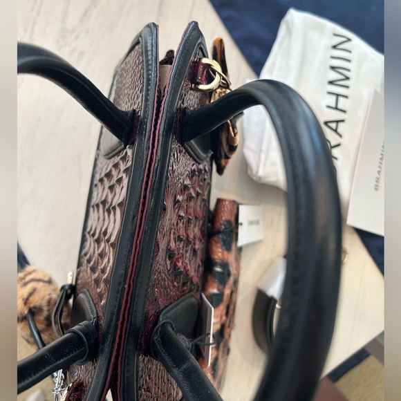 🍒 NWT BRAHMIN CHERRY LACQUER TOWERS with BRAHMIN GOLDEN LYNX WALLET SET - Picture 5 of 8